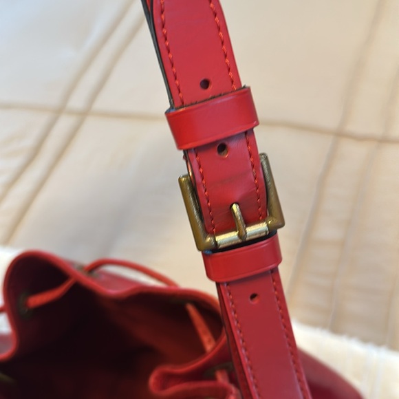 Louis Vuitton Epi Noe - Picture 10 of 16